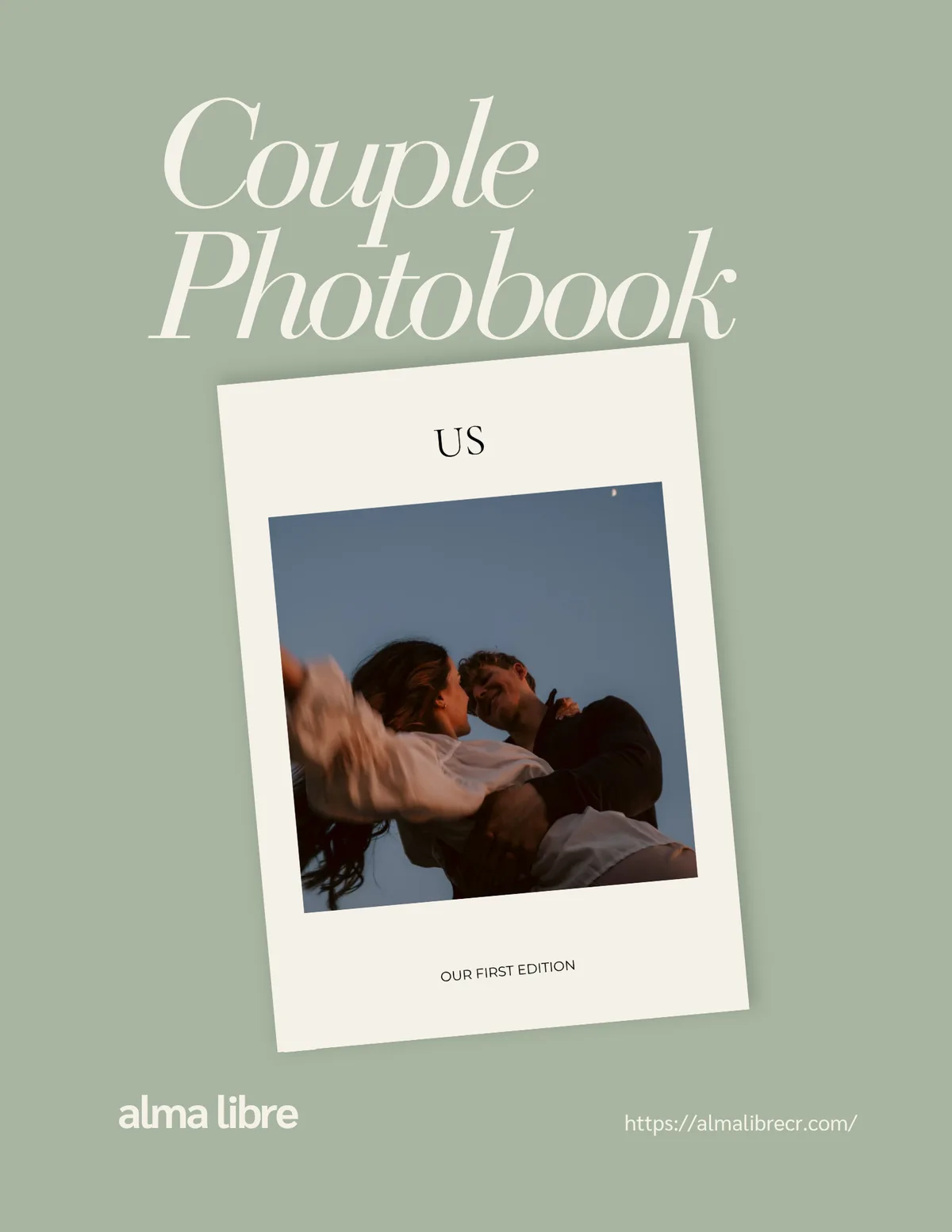 Us — Un photobook para guardar la historia de ustedes: sus momentos favoritos, pequeños detalles y recuerdos que hacen especial su relación.